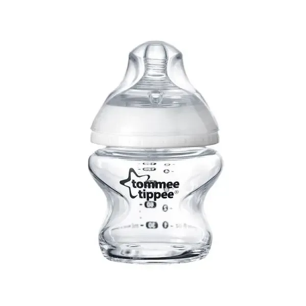 Mamadeira Tommee Tippee Close to Nature 150ml em vidro – design ergonômico com tetina anticólica natural.