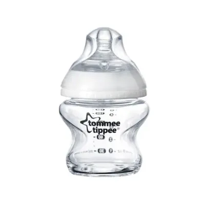 Mamadeira Tommee Tippee Close to Nature 150ml em vidro – design ergonômico com tetina anticólica natural.