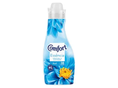 Frasco de amaciador Comfort Essência, com rótulo colorido e design elegante, ideal para roupas perfumadas e macias.