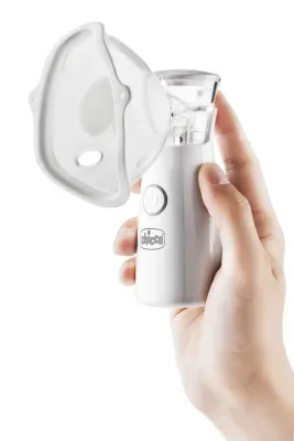 Chicco | Nebulizador Easy Breath On The Go Nebulizador portátil Chicco Easy Breath On The Go de bolso, com tecnologia de malha, sendo utilizado de forma silenciosa e pr