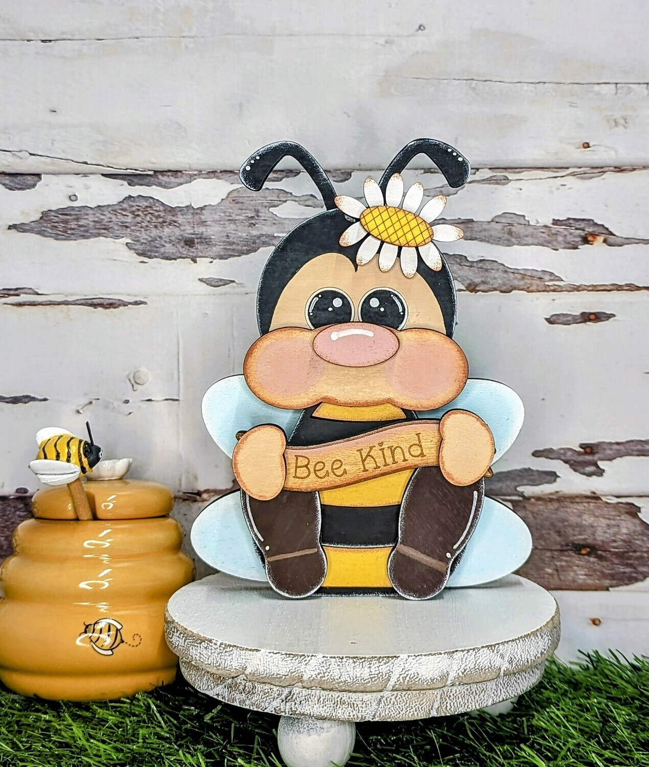 DIY Sitting Bee Shelf Sitter (Unpainted/Unglued)