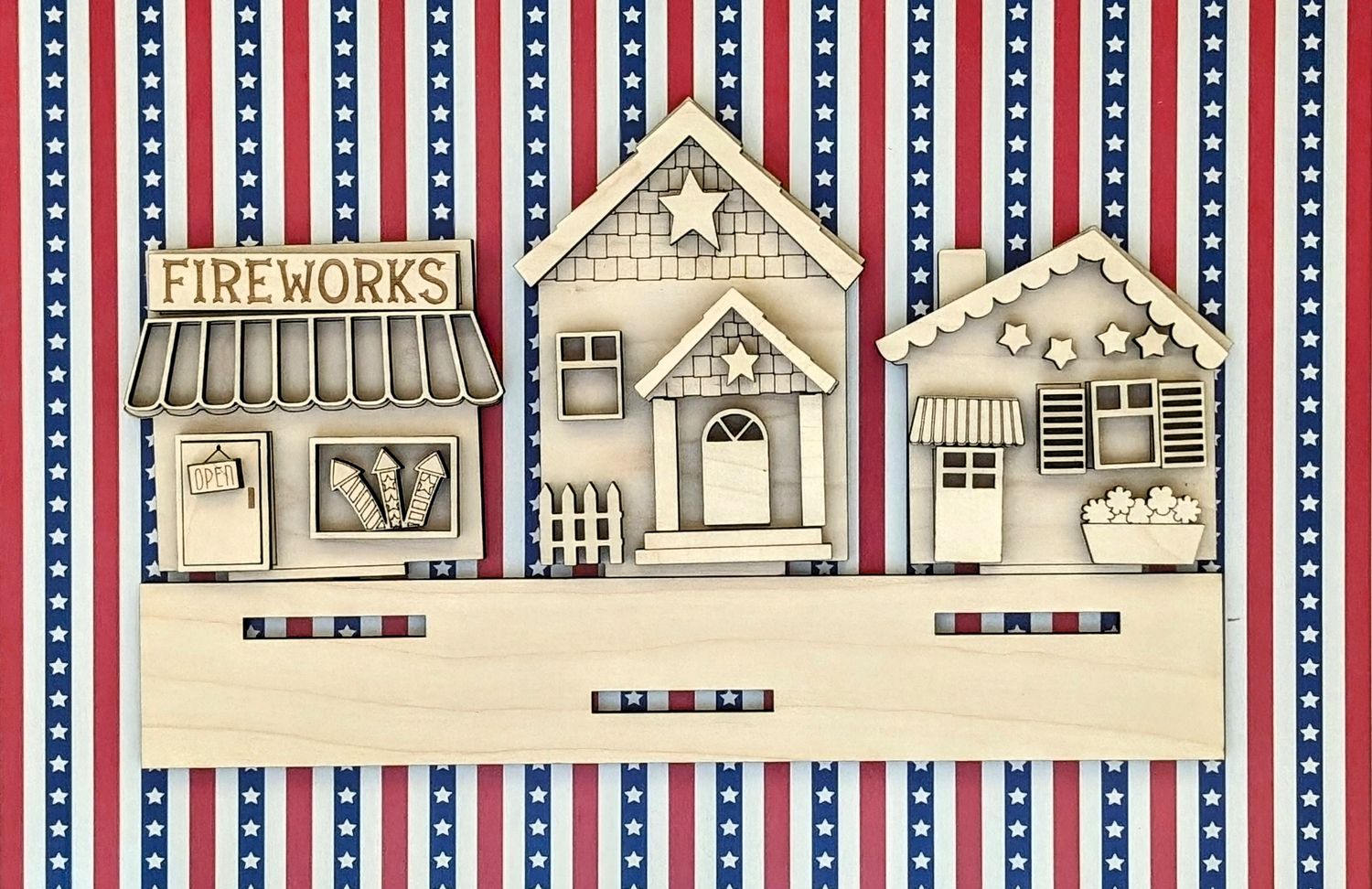 DIY Americana Standing Houses (Unpainted/Unglued)