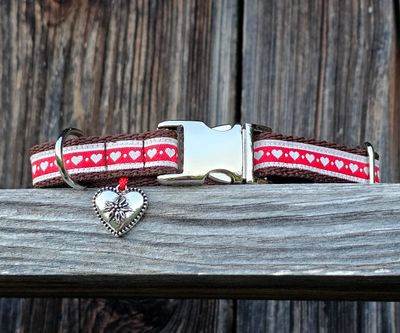 Hundehalsband mit Herzerl für kleine Hunde Hundehalsband mit Herzerl für kleine Hunde