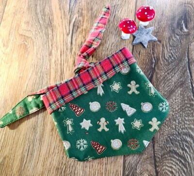 Hundehalstuch mit süßem Weihnachts-Motiv Hundehalstuch mit süßem Weihnachts-Motiv