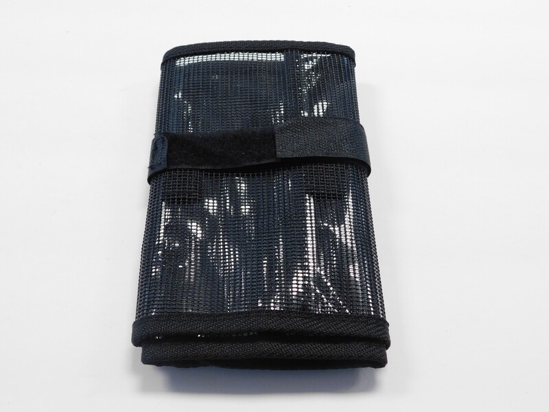 Large, Side-Entry 6 Pack Lure Bag