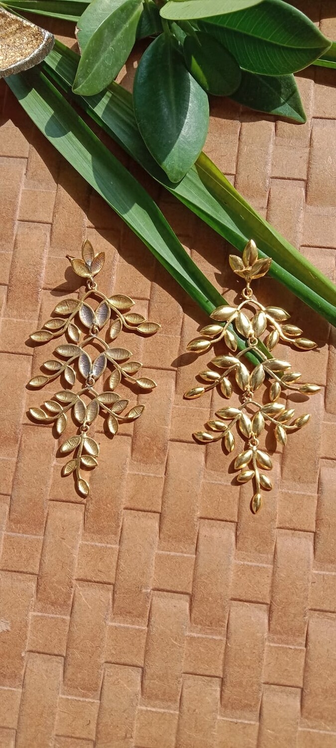 Eclectic Florence Floral Earrings Gold plated
