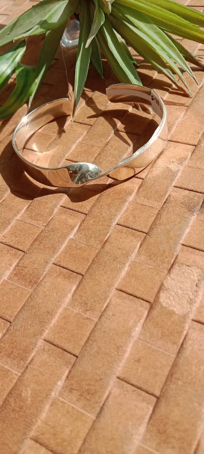 Kardashian Twisted Elite 92.5 Luxury Silver Bangle Cuff