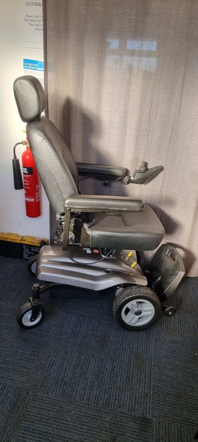 Igo Zenith Pro Powerchair 16 mins use ONLY As NEW