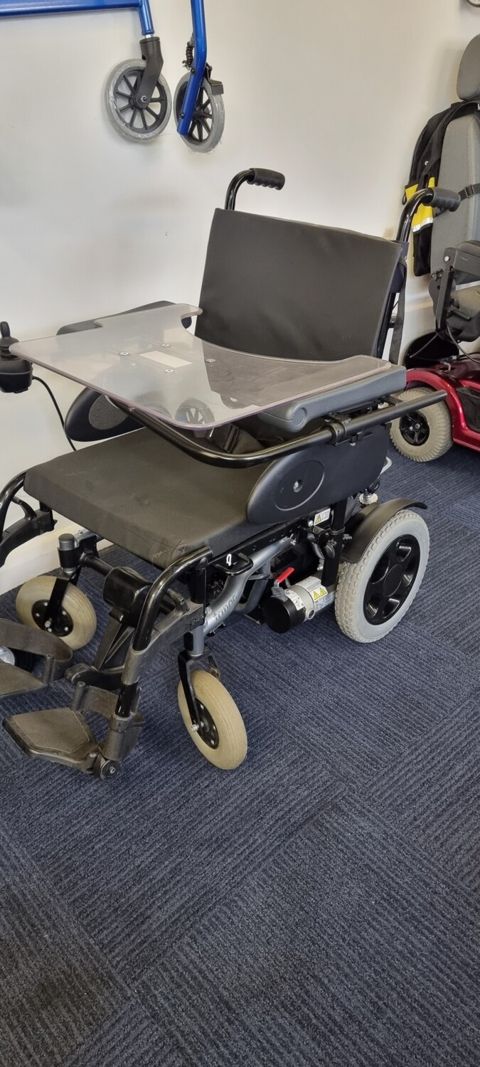 Approved Used Quickie Tango with Table and Power Recline