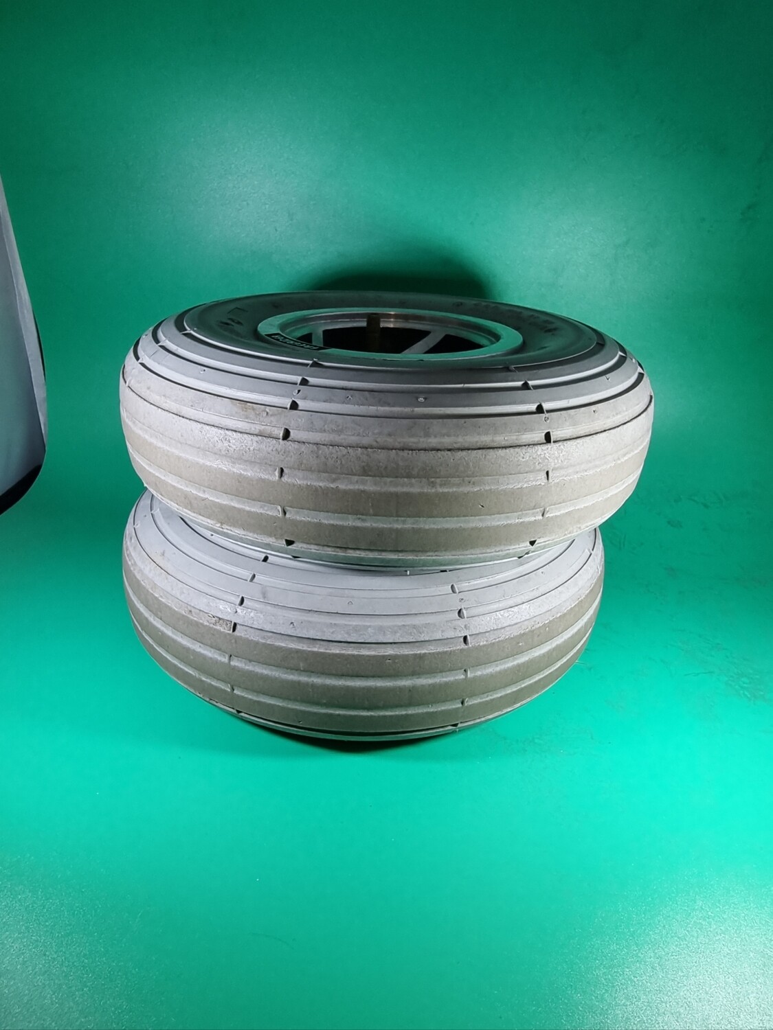 Mayfair s Front wheels/tyres Reasonable Tread