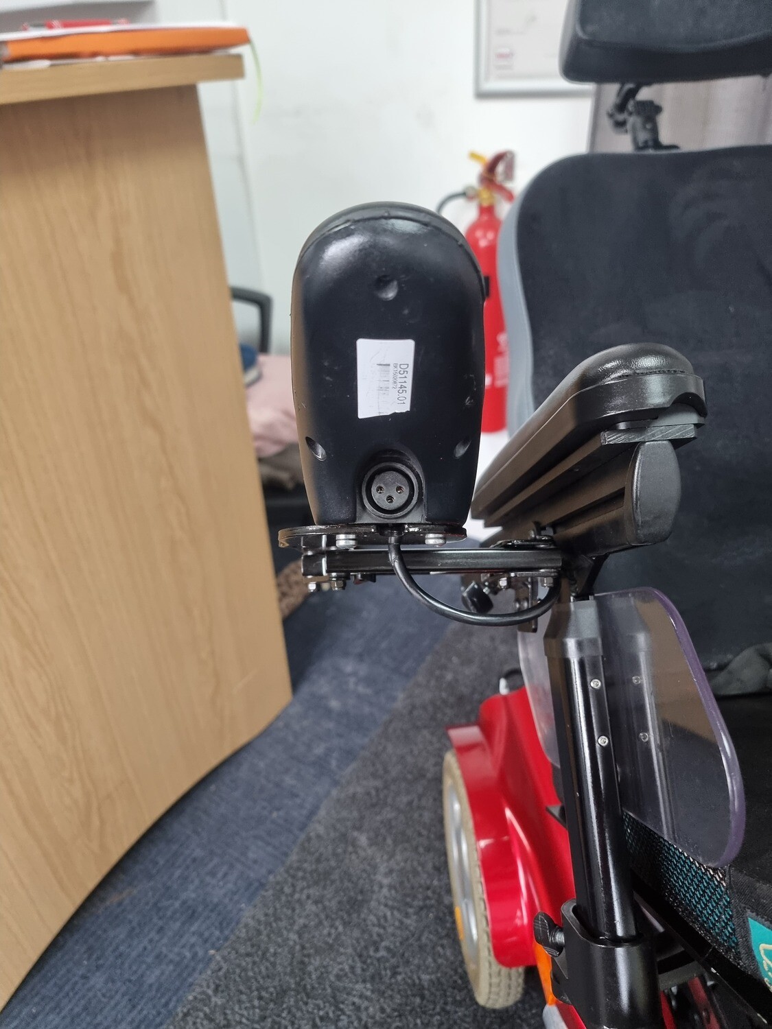 Quickie Salsa R2 With Tilt and Manual Elevating FootRests