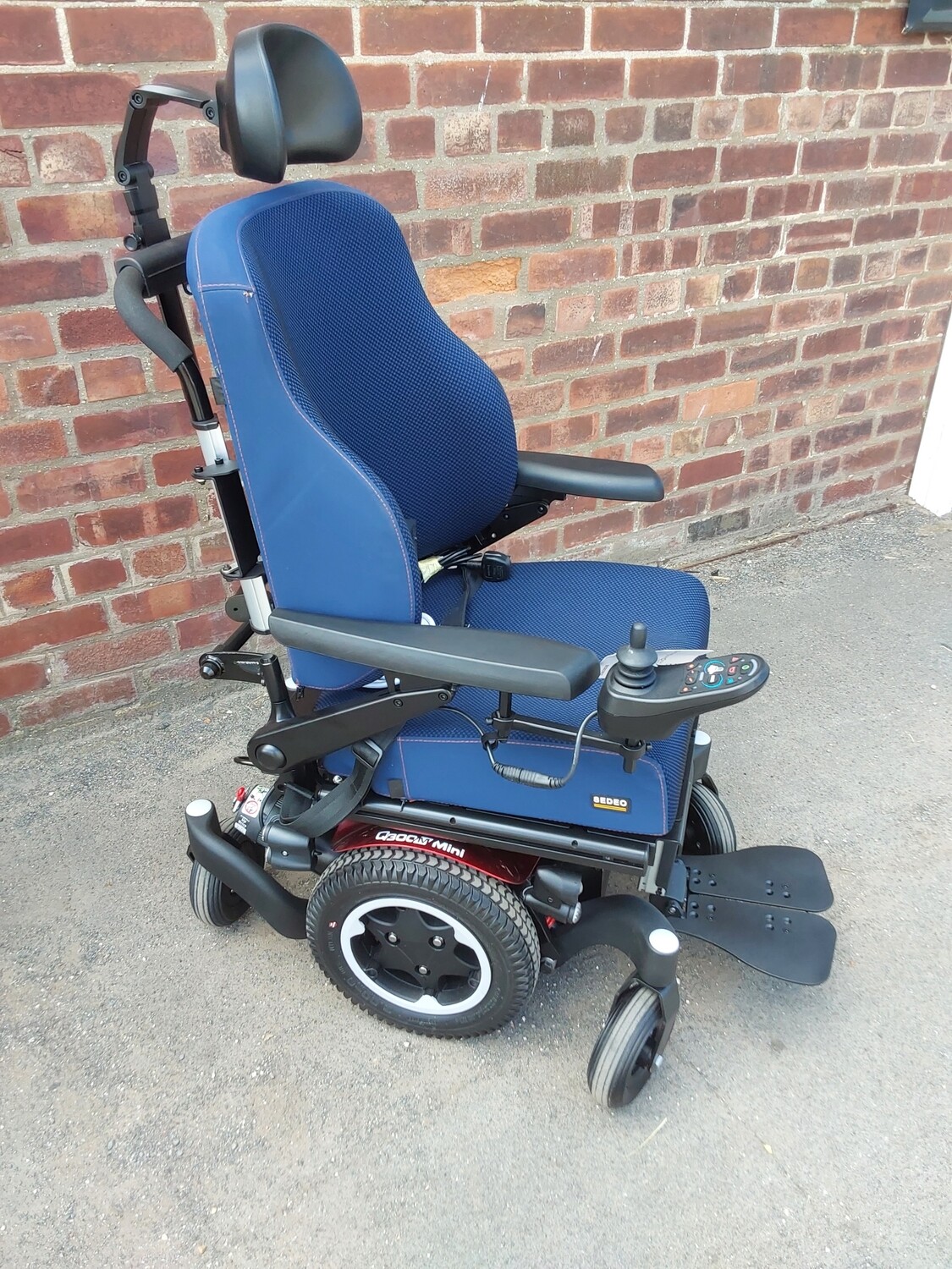 Quickie Q300m mini 6mph power tilt only lovely condition
