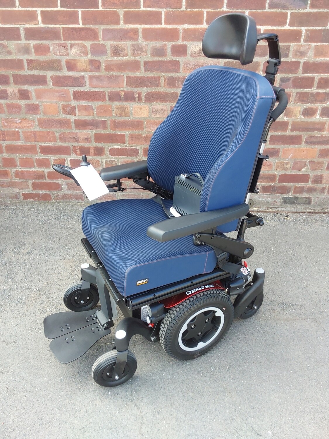 Quickie Q300m mini 6mph power tilt only lovely condition