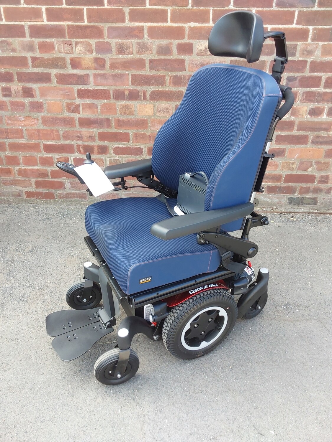 Quickie Q300m mini 6mph power tilt only lovely condition