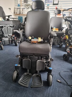 Quickie Q500 m Power Lift and Tilt and back Recline 6mph New Batteries 102