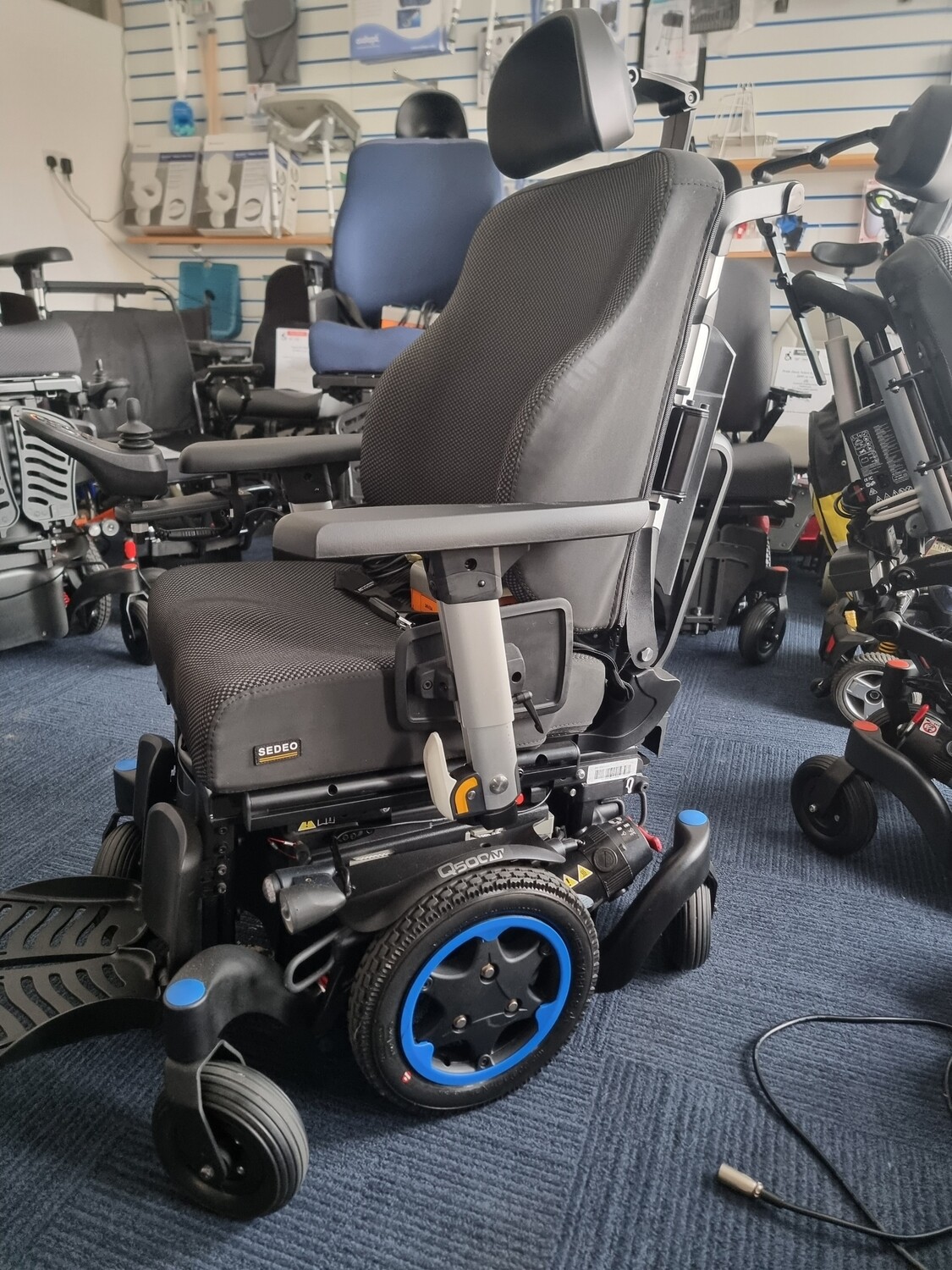 Quickie Q500 m Power Lift and Tilt and back Recline 6mph New Batteries 102