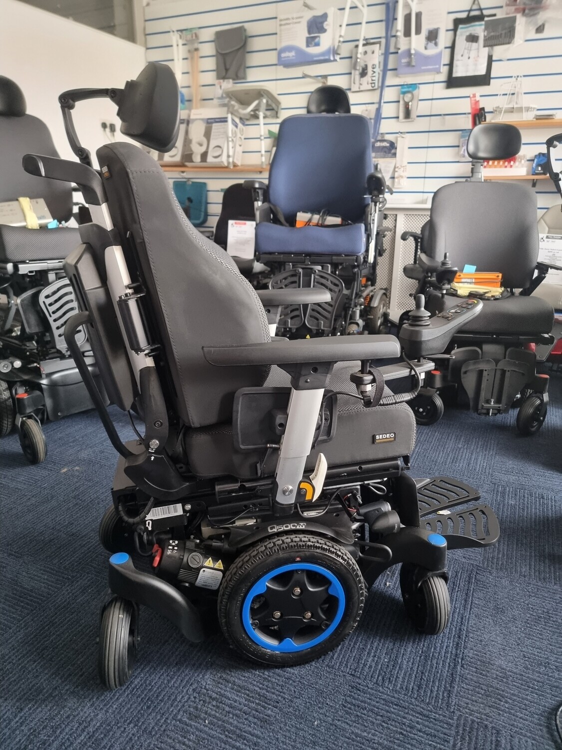 Quickie Q500 m Power Lift and Tilt and back Recline 6mph New Batteries 102