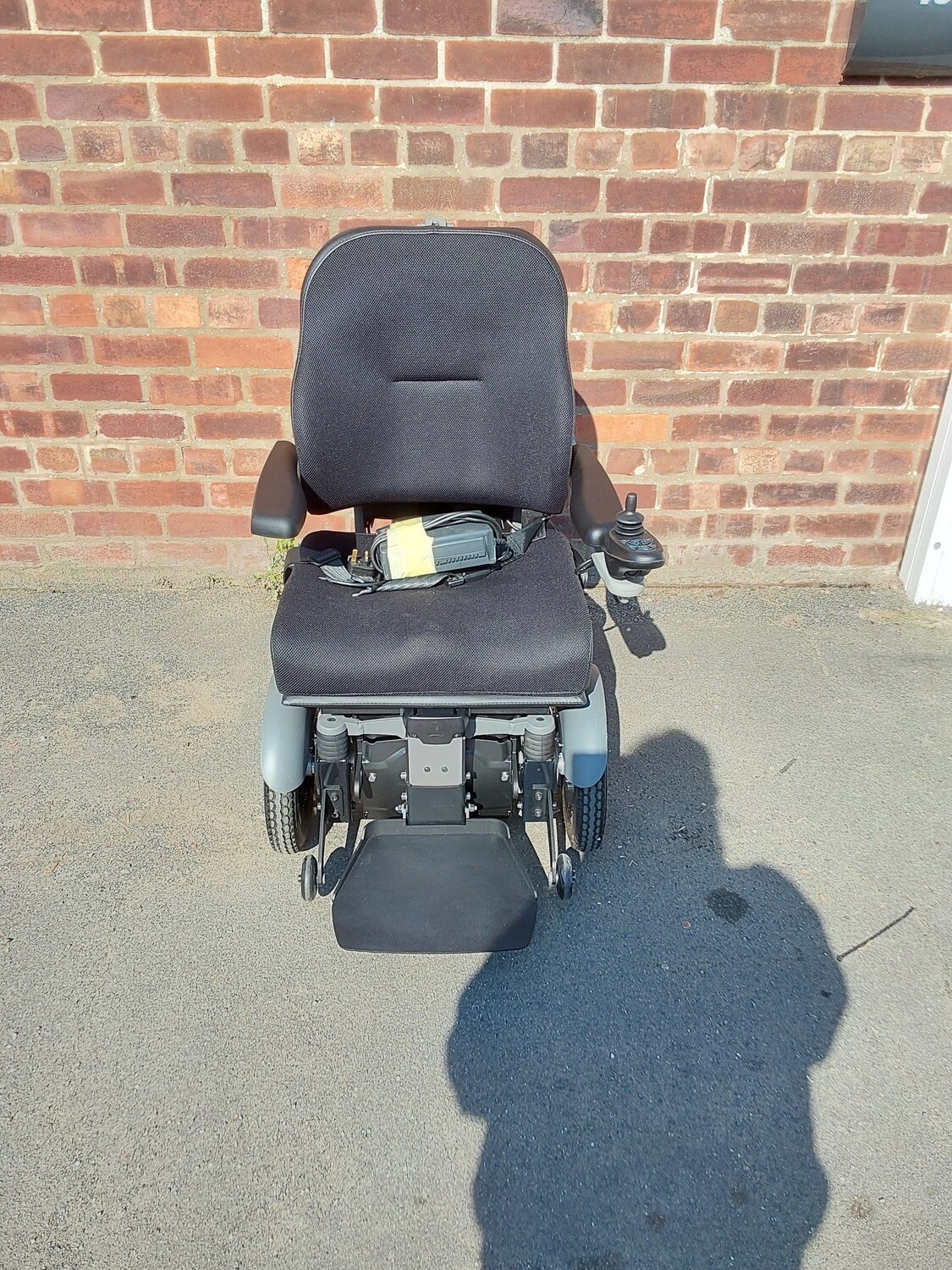 Dietz Sango F Advanced Powered Lift and Tilt in Space