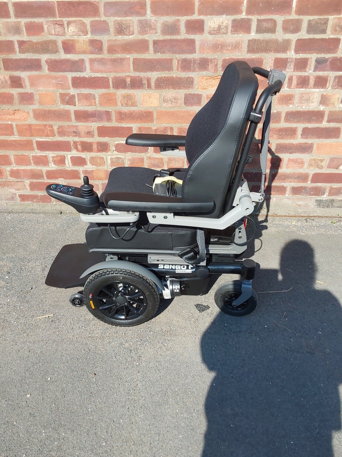 Dietz Sango F Advanced Powered Lift and Tilt in Space