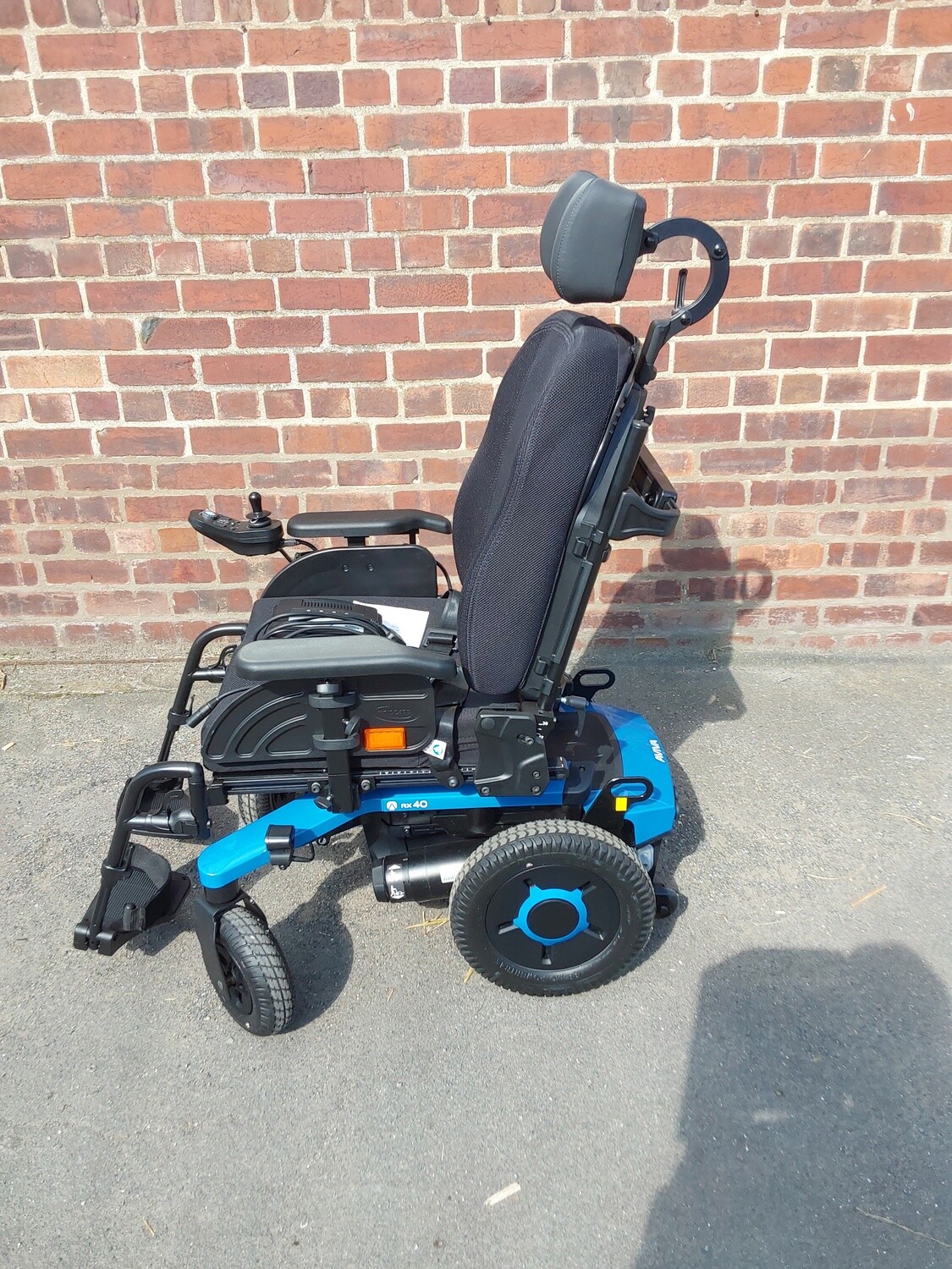 Invacare Aviva RX40 Power Tilt new batteries and warranty 6mph