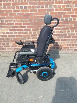 Invacare Aviva RX40 Power Tilt new batteries and warranty 6mph