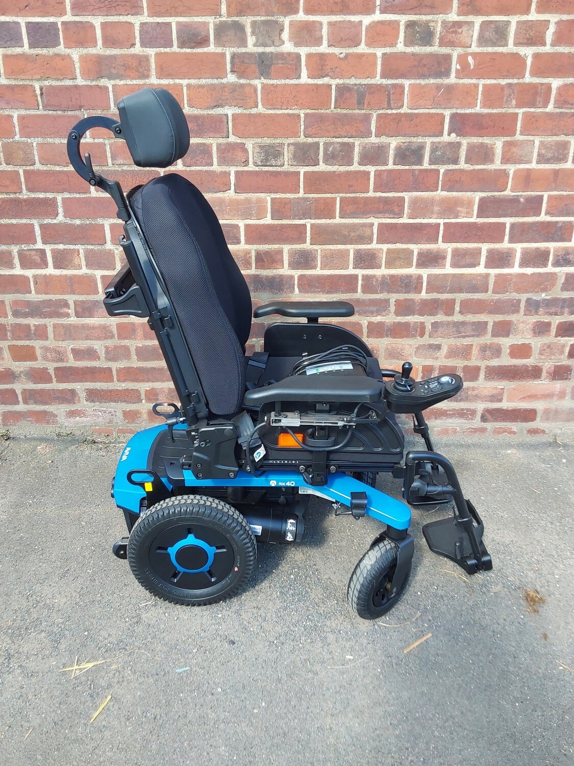 Invacare Aviva RX40 Power Tilt new batteries and warranty 6mph