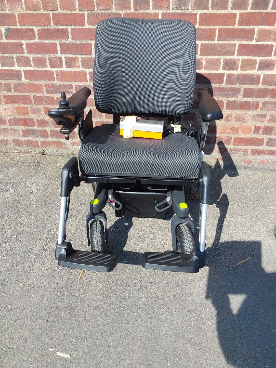 Approved Used Q500R New Batteries 4mph