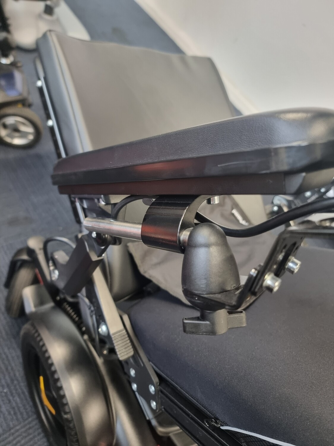 Permobil M1 as new with Tilt and warranty EX DEMO