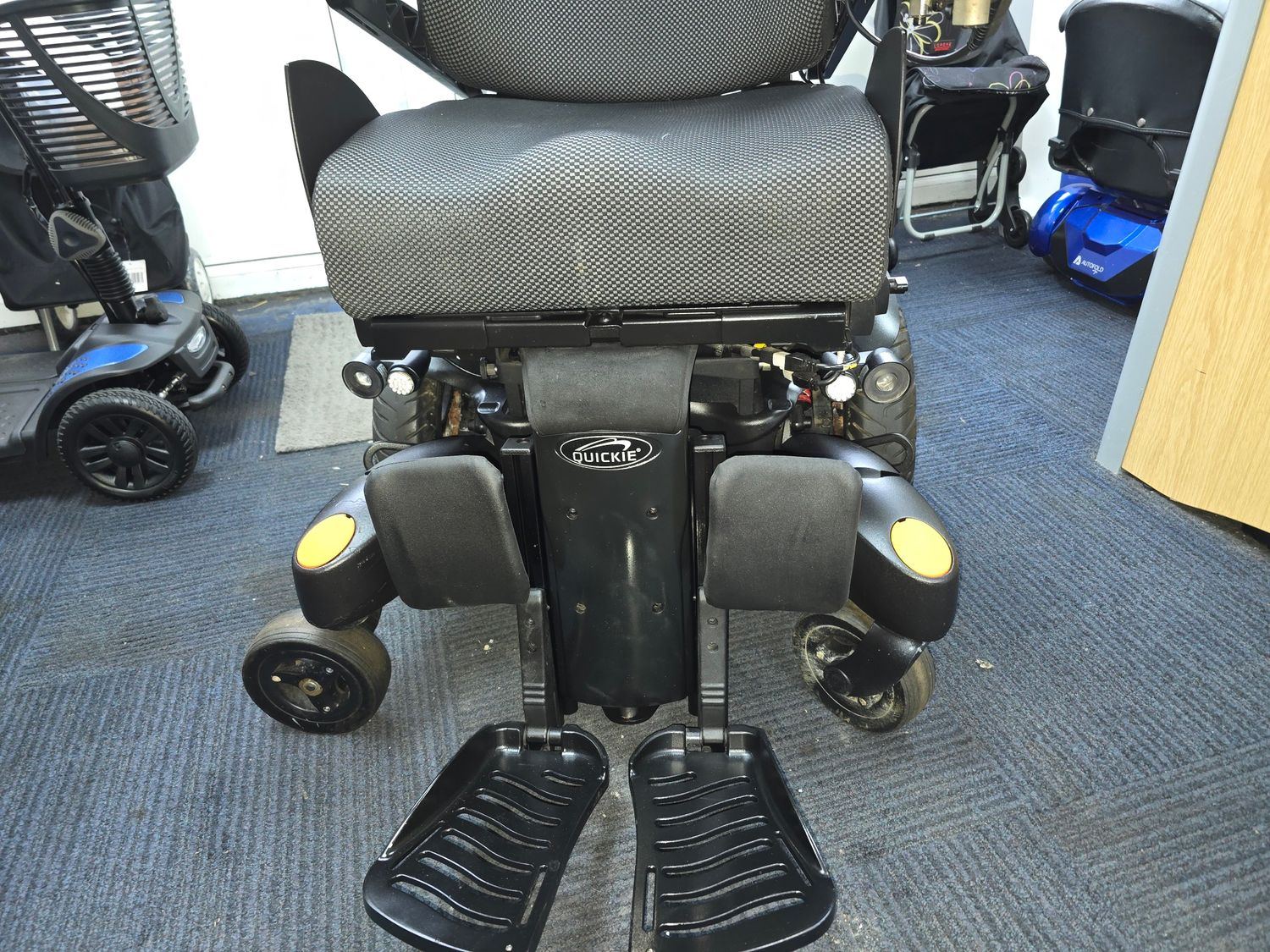 SUNRISE QUICKIE Q700 M 6MPH ELECTRIC EVERYTHING POWERCHAIR ELECTRIC WHEELCHAIR
