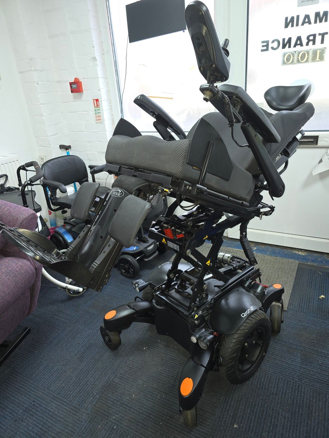 SUNRISE QUICKIE Q700 M 6MPH ELECTRIC EVERYTHING POWERCHAIR ELECTRIC WHEELCHAIR
