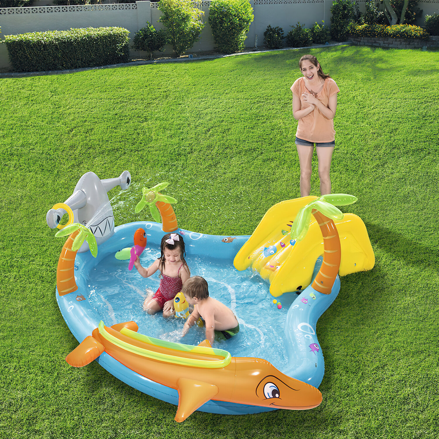 Piscina Infantil Con Tobogan y Peces 280x257x87 cm.