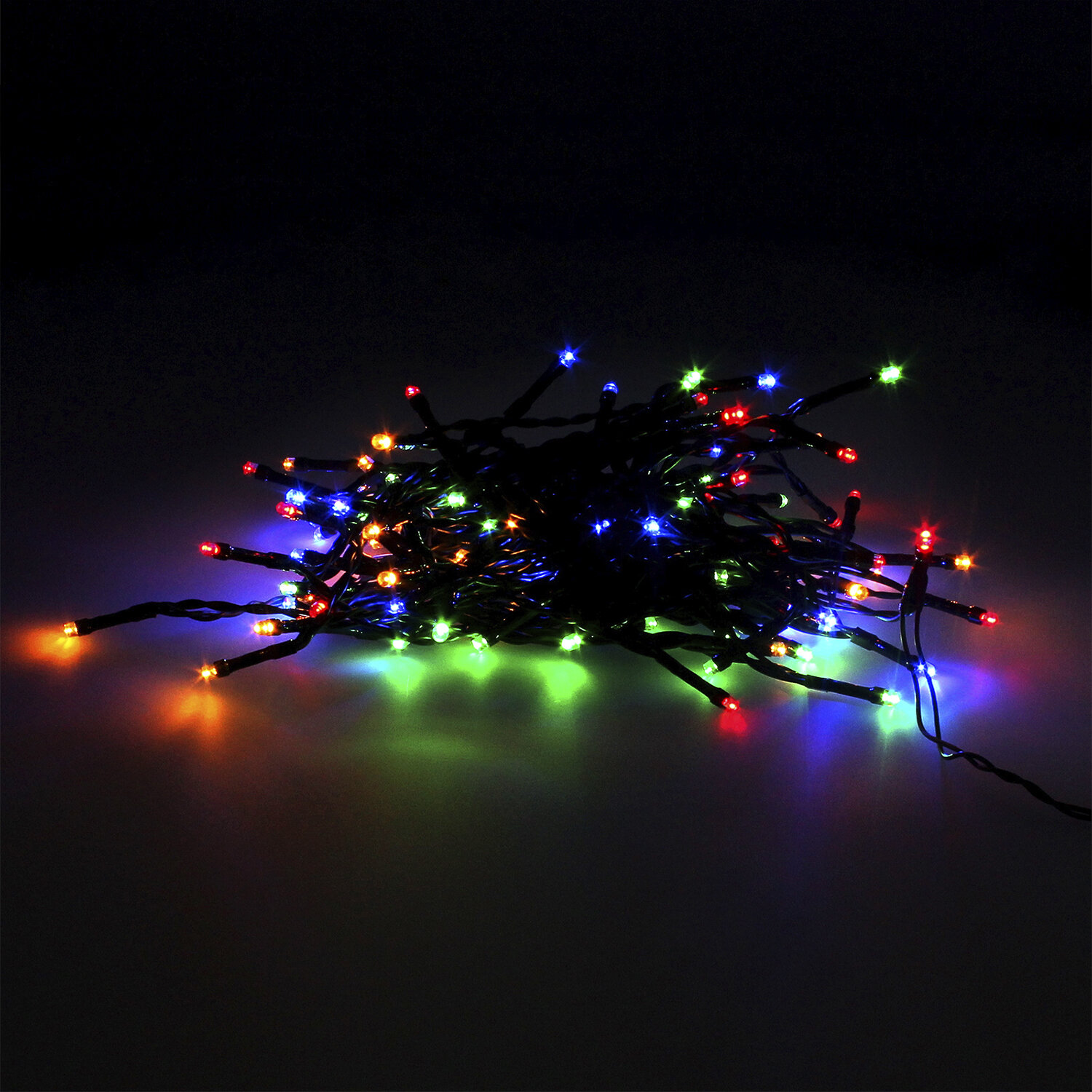 Luces Navidad 100 Leds Color Multicolor IP44. Funcionamiento 3 Baterias AA (No incluidas)