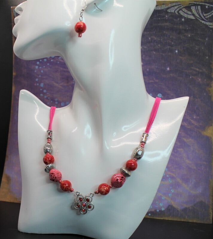 Shimmery Rhinestone Flower Necklace Set