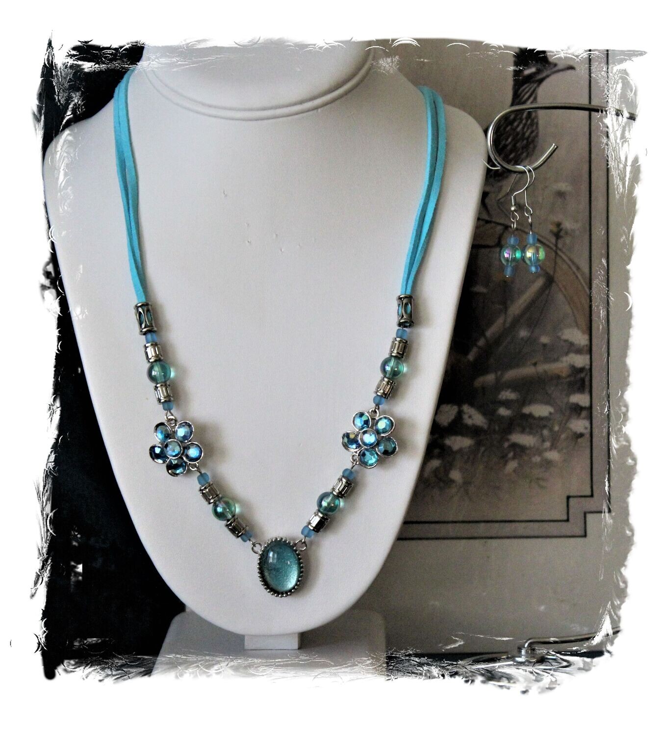 Blue Shimmer Necklace Set