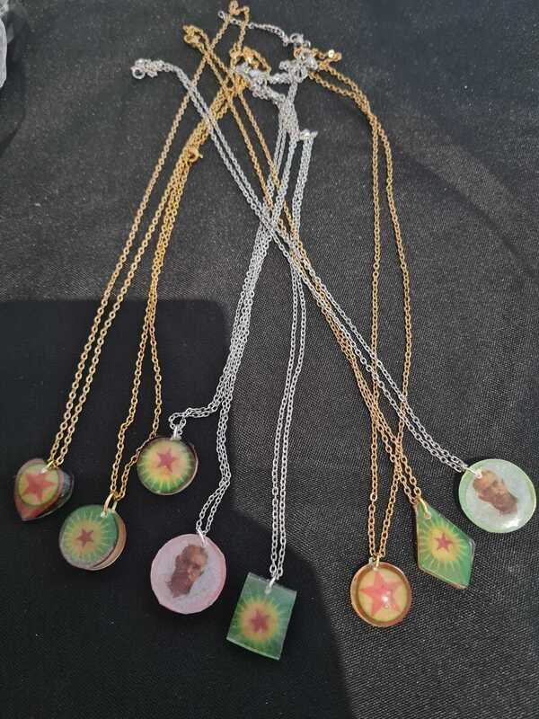1 Collier inoxydable double face doré