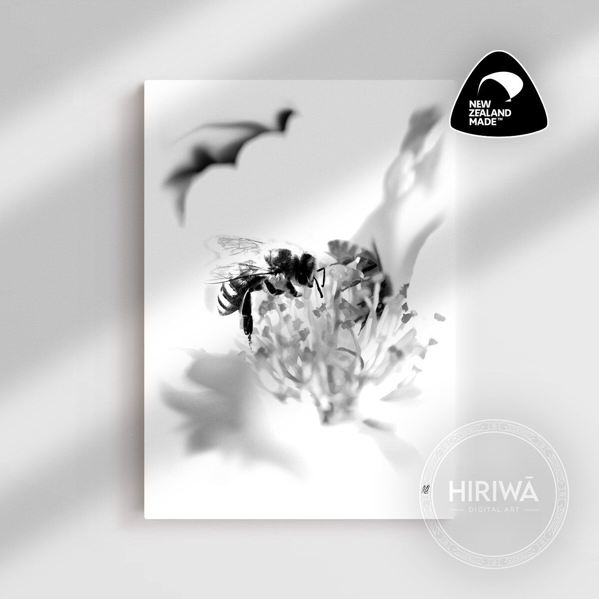 Pī Mīere | Honey Bee (Canvas)