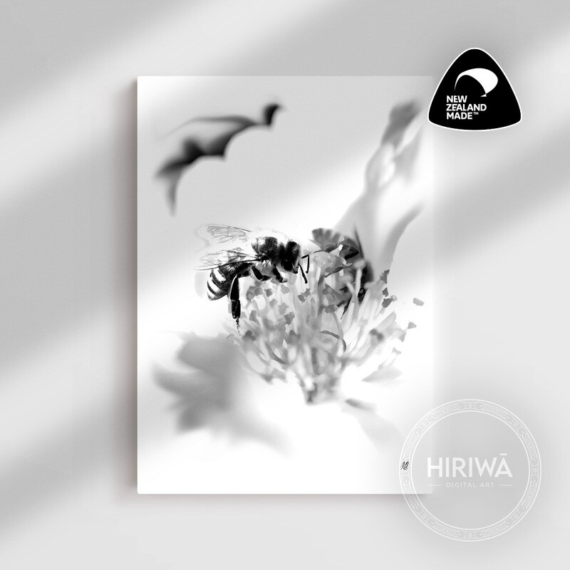 Pī Mīere | Honey Bee (Canvas)