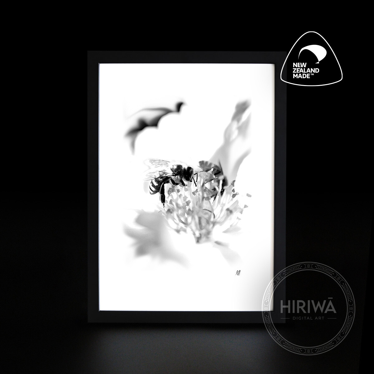 Pī Mīere | Honey Bee (Print)