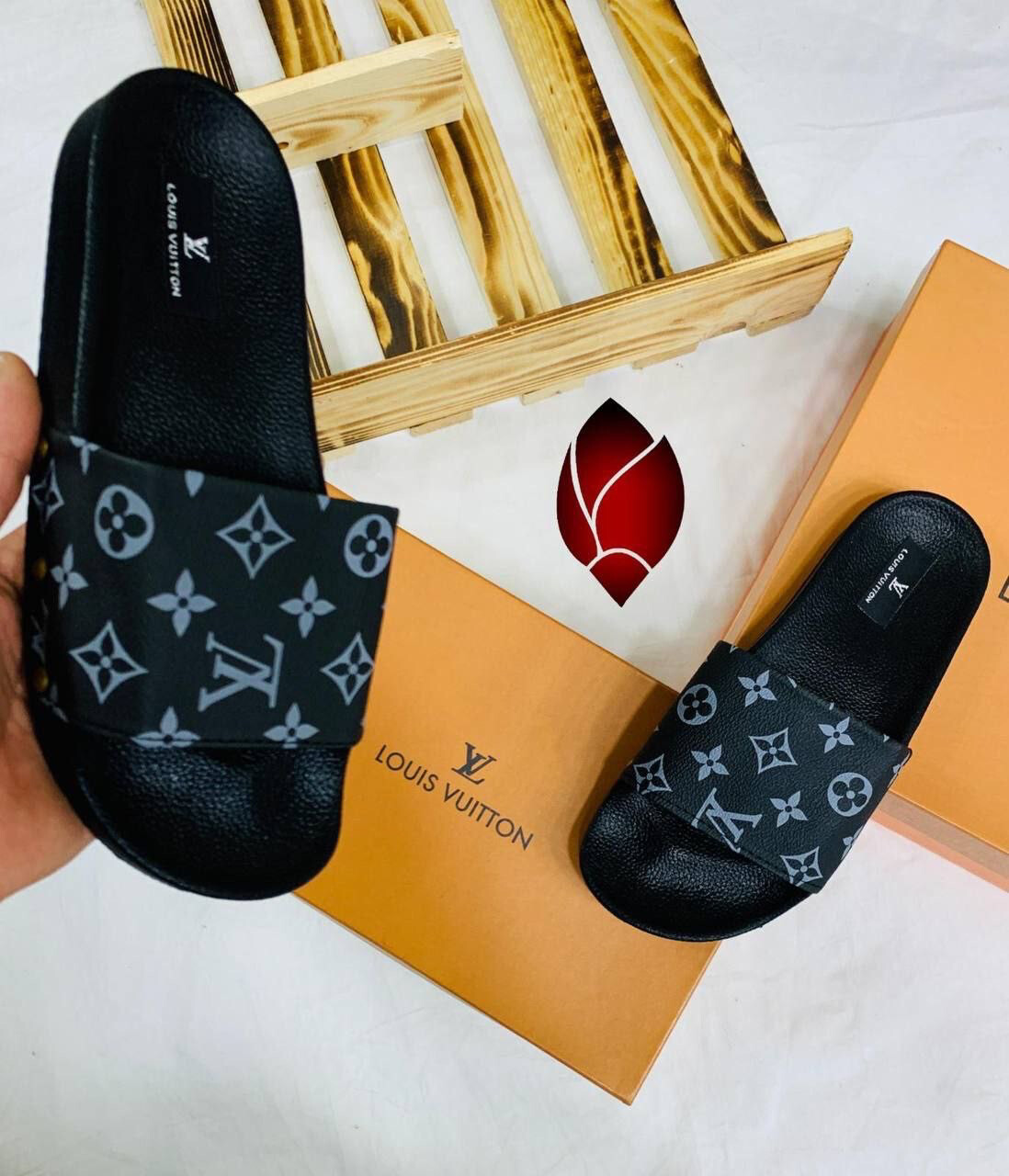 LV slides Mens