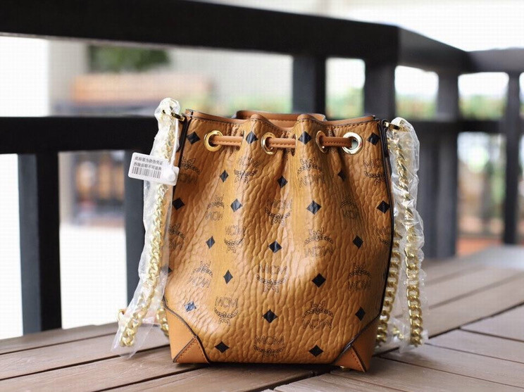 MCM Visetos Bucket