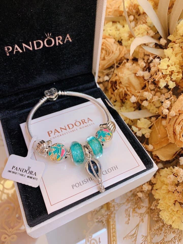Pandora Bracelet 7 Charm
