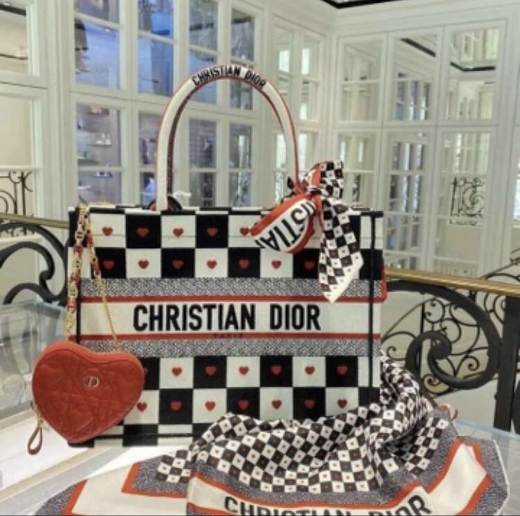 Dior ♥️♠️