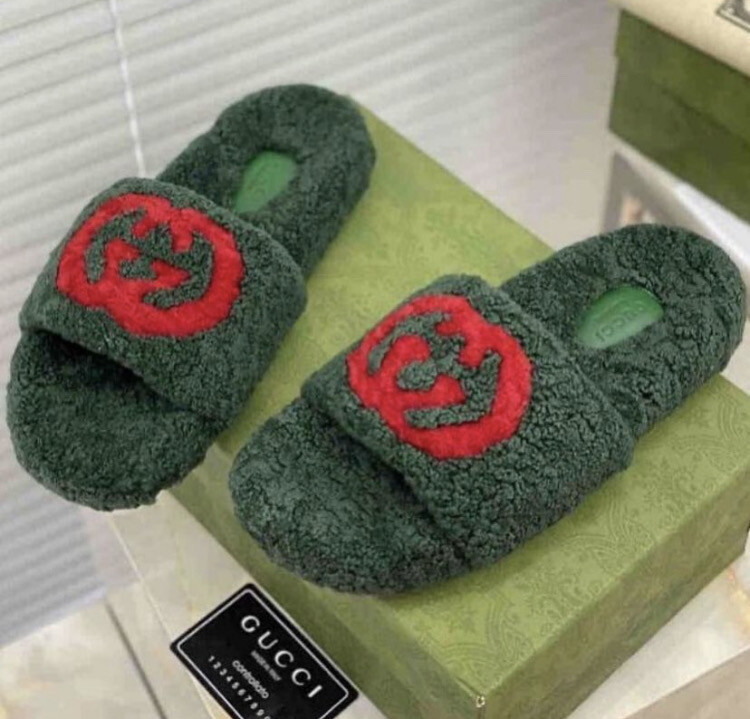 Gucci Fur slides