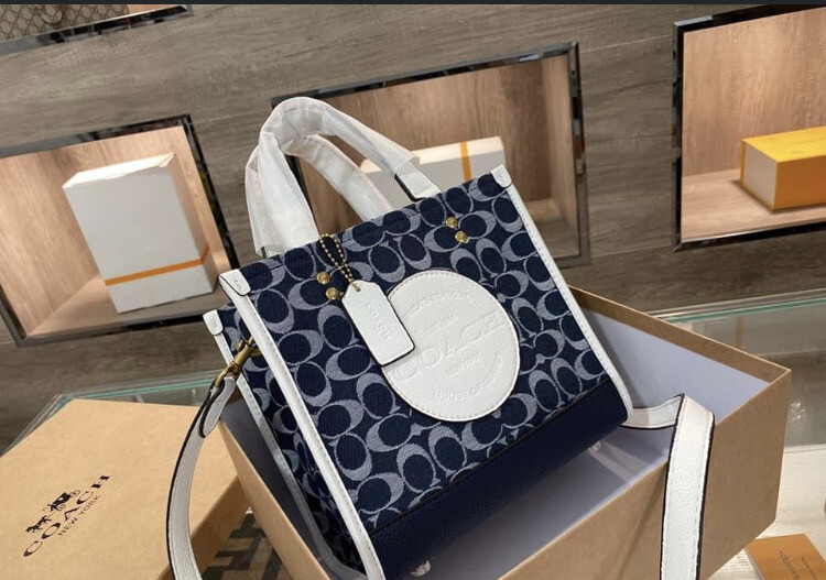 Coach Tote