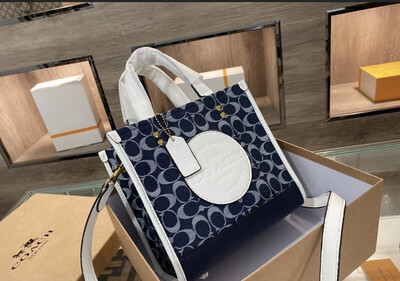 Coach Tote