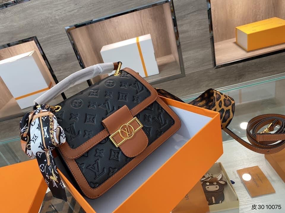 LV New Mono Lockybb