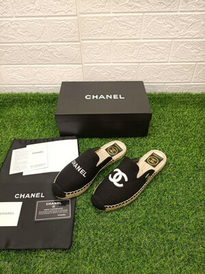 Chanel Slides