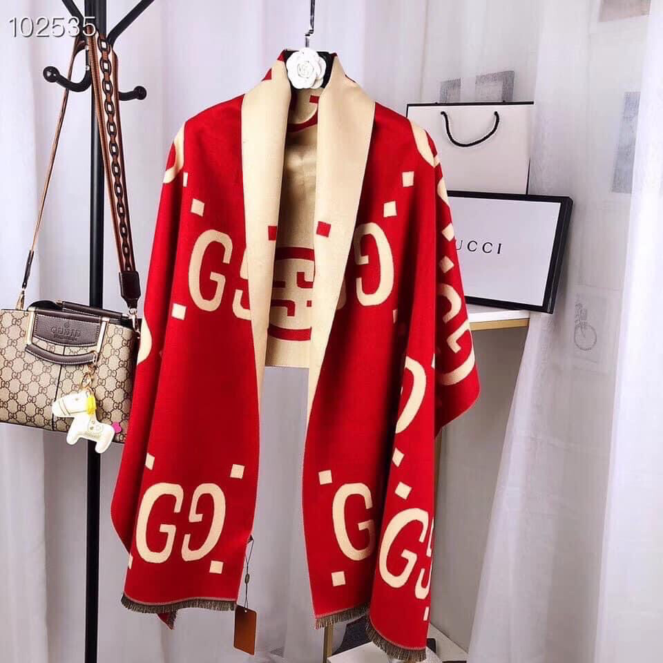 GG Sweaters/scarf