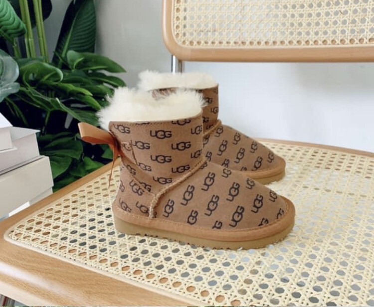 UGGS