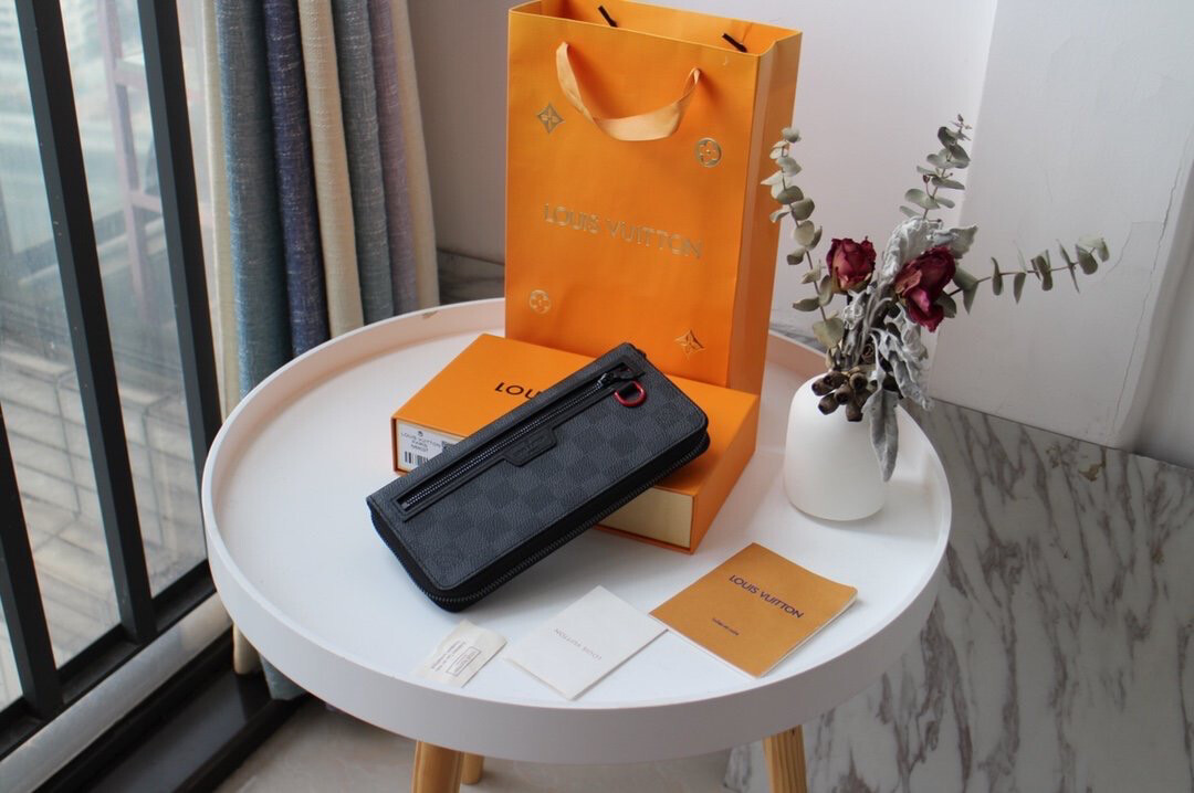 LV Wallet Lg